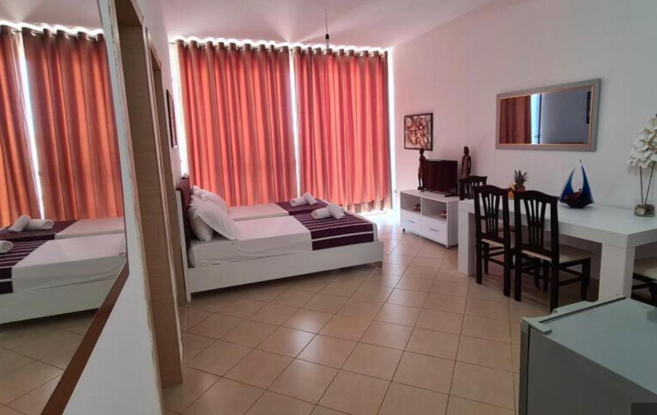 Arel And Dea Apartments Apartament